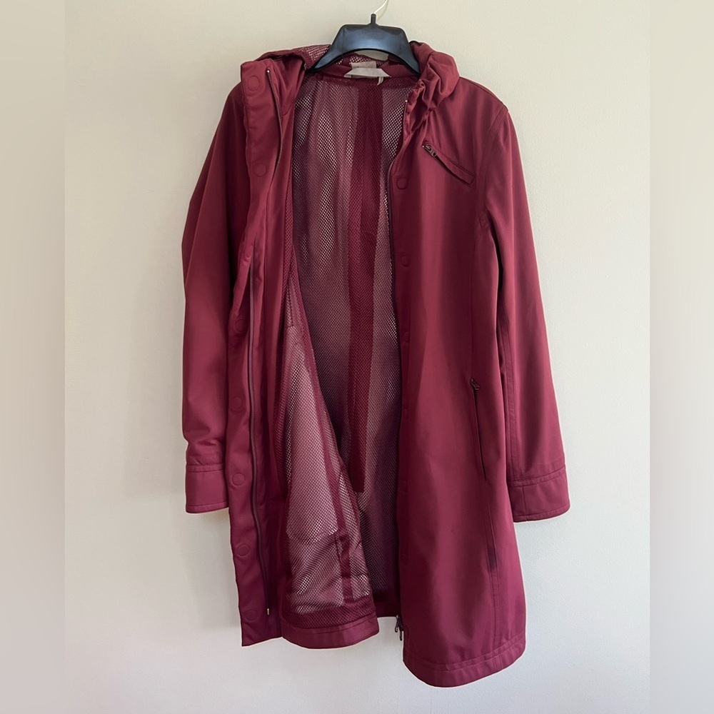 Athleta Women’s Magnetic Closure Long Trench in Magenta, size M - Picture 3 of 12